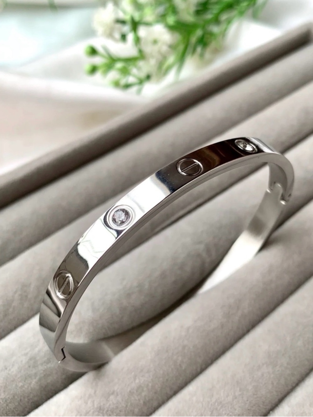 18k plated  Bangle with Crystals
